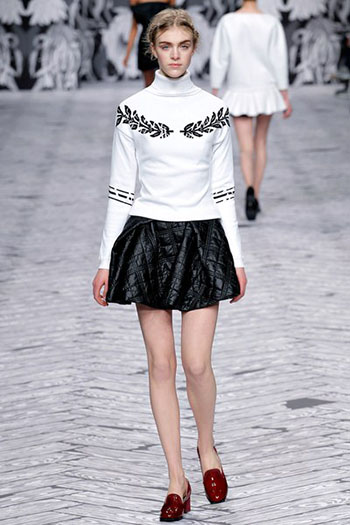 Viktor Rolf Fall Winter Fashion Trends For Women 15