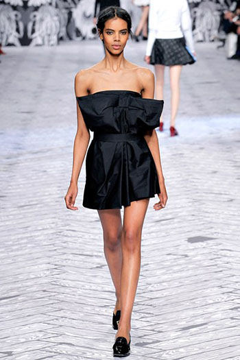 Viktor Rolf Fall Winter Fashion Trends For Women 16