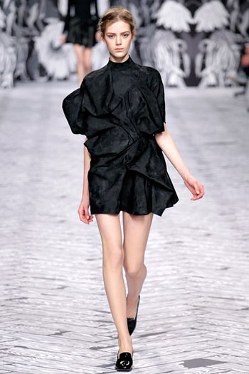 Viktor Rolf Fall Winter Fashion Trends For Women 2