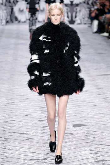 Viktor Rolf Fall Winter Fashion Trends For Women 27