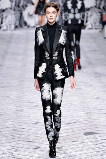 Viktor Rolf Fall Winter Fashion Trends For Women 29