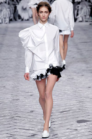 Viktor Rolf Fall Winter Fashion Trends For Women 32