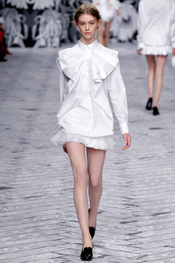 Viktor Rolf Fall Winter Fashion Trends For Women 35