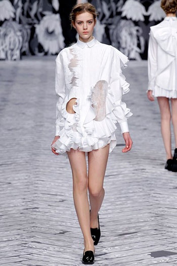 Viktor Rolf Fall Winter Fashion Trends For Women 36