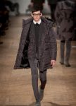 Viktor-Rolf-fall-winter-mens-wear-collection-catalog-in-showcases