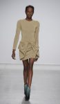 Amaya Arzuaga fall winter womenswear look 5