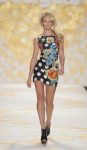 Fashion show Desigual fall winter womenswear look 1