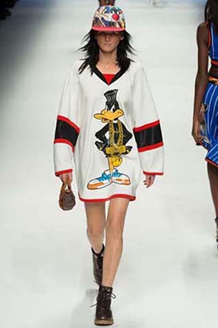 Moschino-fall-winter-2015-2016-for-women-25