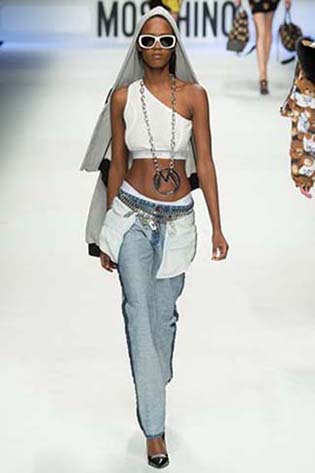 Moschino-fall-winter-2015-2016-for-women-42