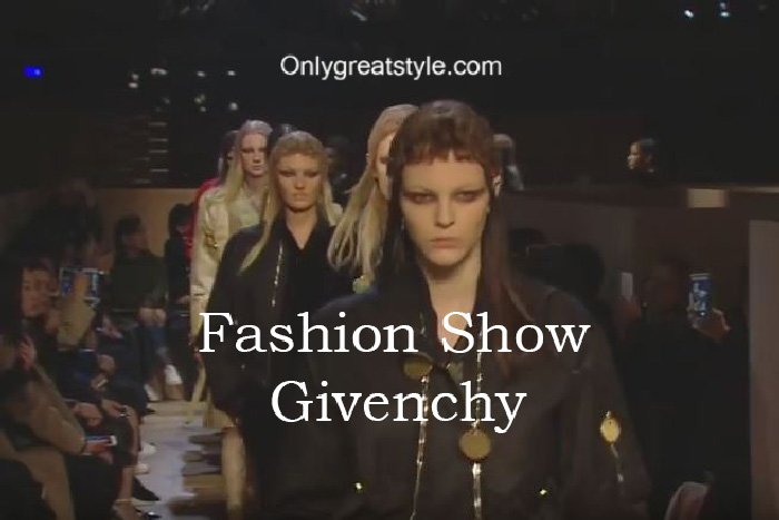 Givenchy-fashion-show-fall-winter-2016-2017-for-women