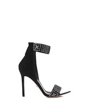 Versace-shoes-fall-winter-2016-2017-for-women-look-17