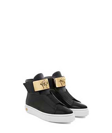 Versace-shoes-fall-winter-2016-2017-for-women-look-23