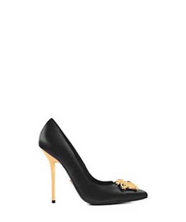 Versace-shoes-fall-winter-2016-2017-for-women-look-3