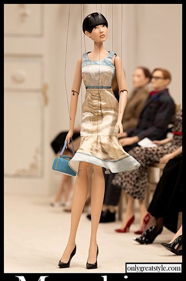 Fashion Moschino spring summer 2021 womens clothing 16