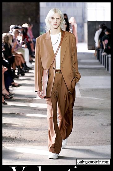 Fashion Valentino spring summer 2021 mens clothing 18