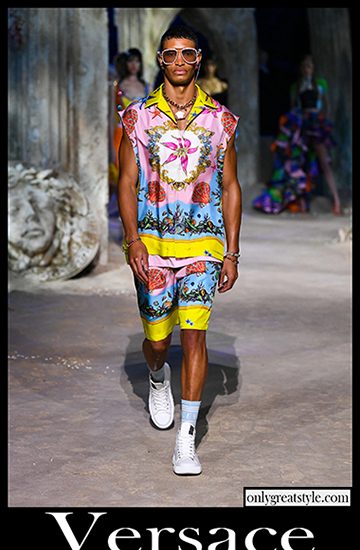 Fashion Versace spring summer 2021 mens clothing 14