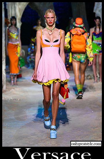 Fashion Versace spring summer 2021 womens clothing 10