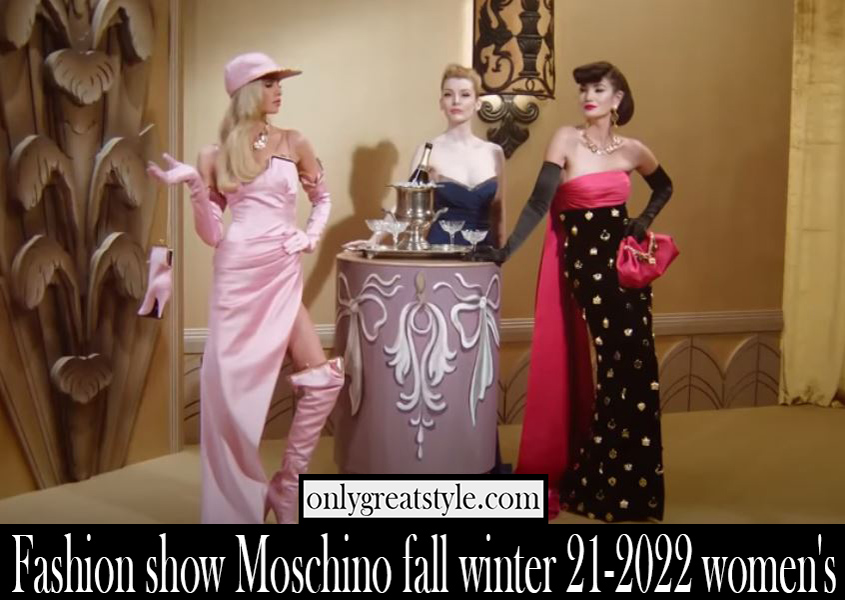 Fashion show Moschino fall winter 21 2022 womens