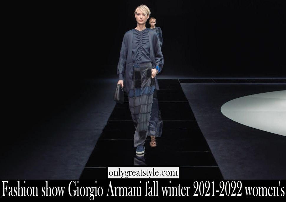 Fashion show Giorgio Armani fall winter 2021 2022 womens