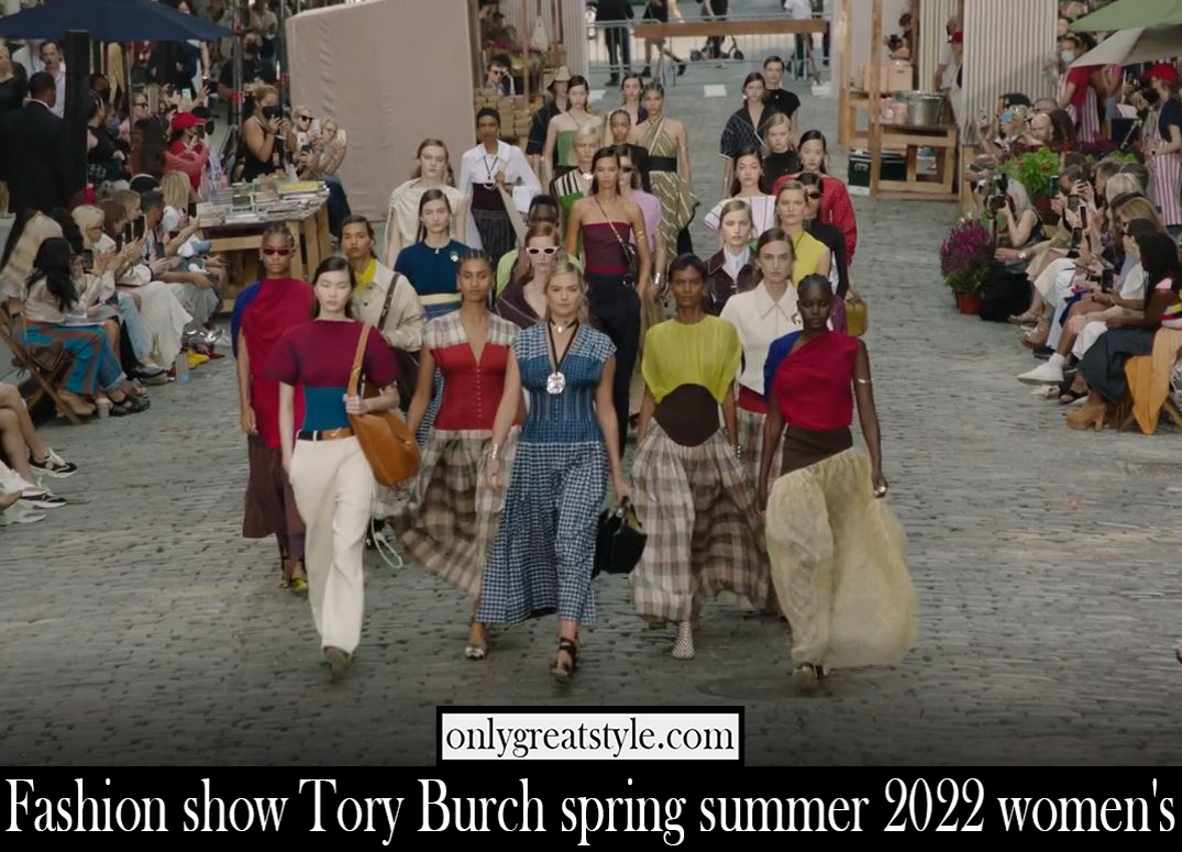 Fashion show Tory Burch spring summer 2022 womens