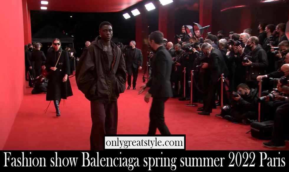 Fashion show Balenciaga spring summer 2022 Paris
