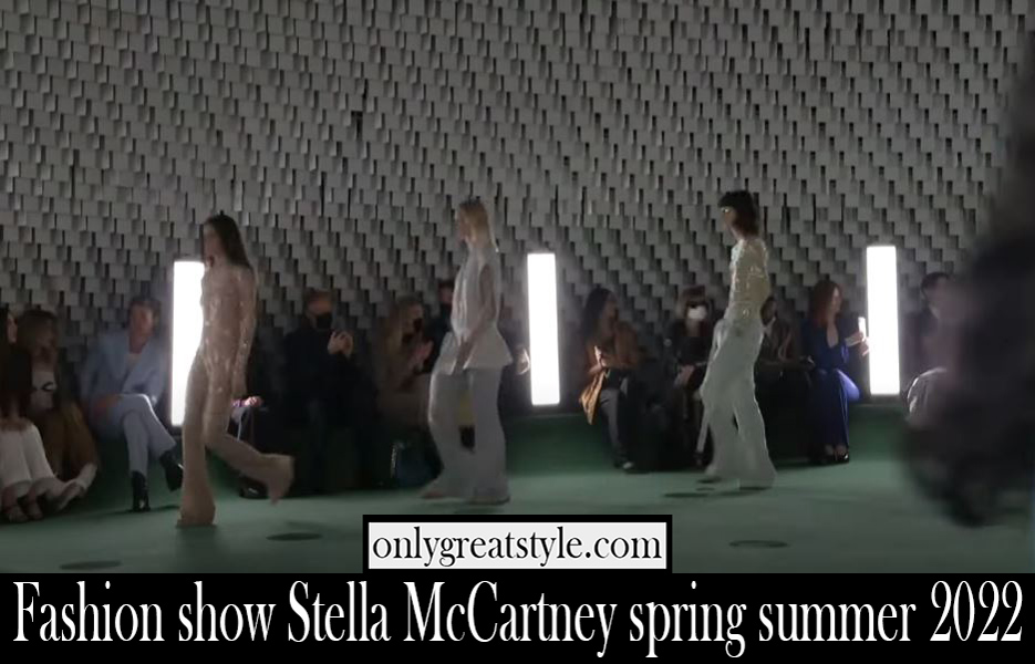 Fashion show Stella McCartney spring summer 2022
