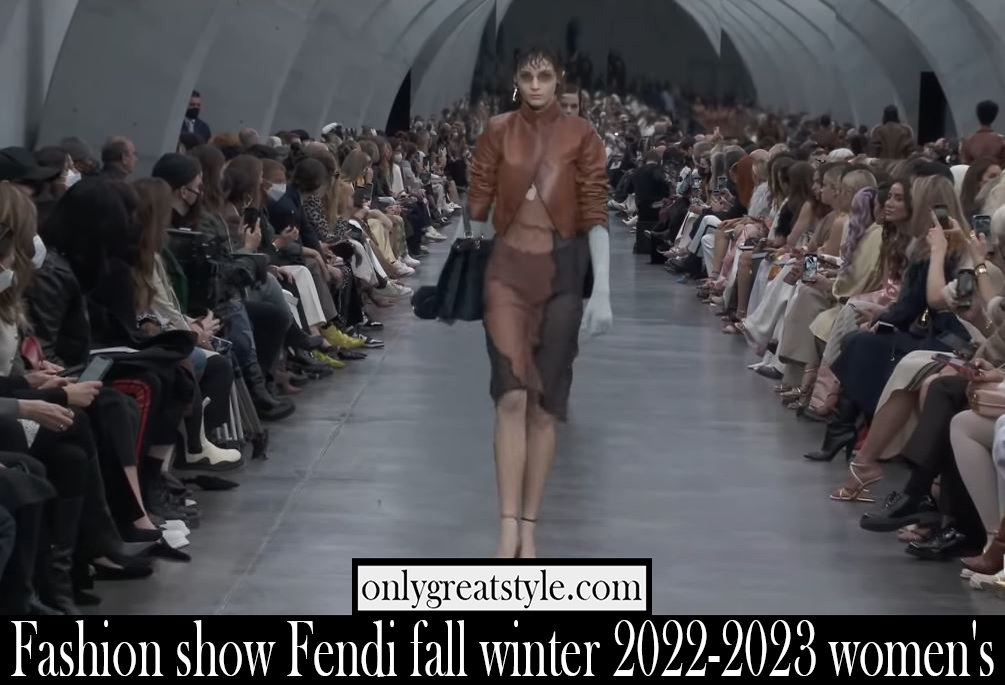 Fashion show Fendi fall winter 2022 2023 womens