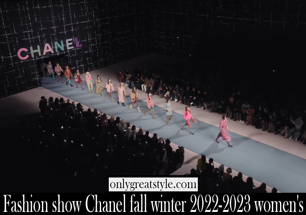 Fashion show Chanel fall winter 2022 2023 womens