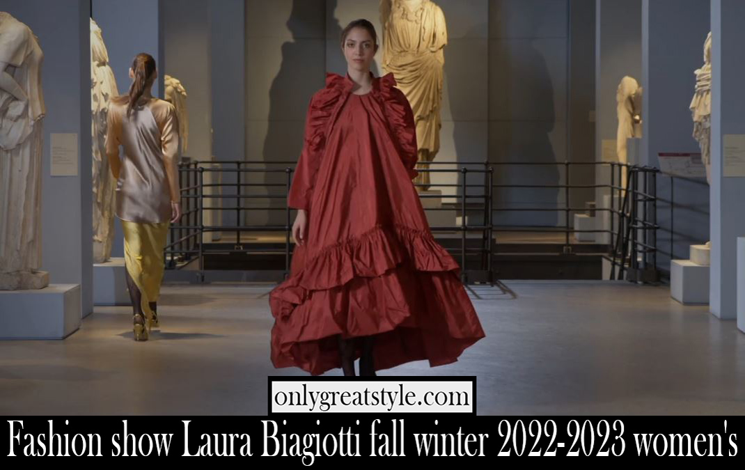 Fashion show Laura Biagiotti fall winter 2022 2023 womens