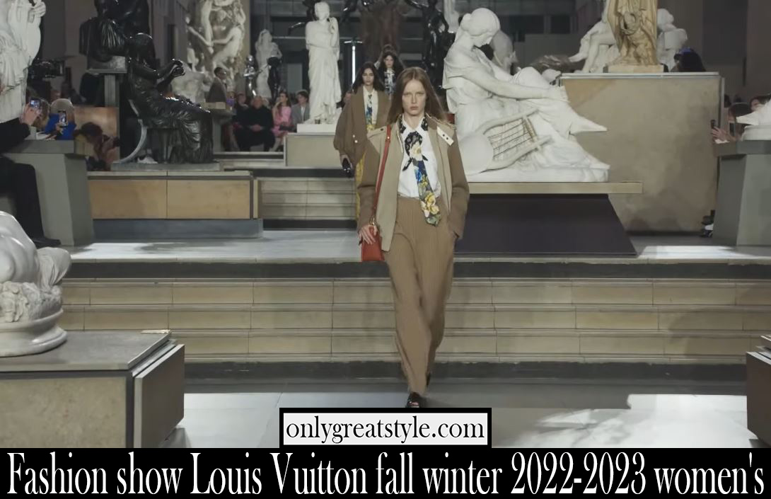 Fashion show Louis Vuitton fall winter 2022 2023 womens