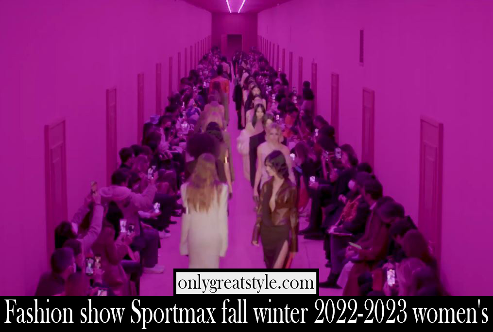 Fashion show Sportmax fall winter 2022 2023 womens