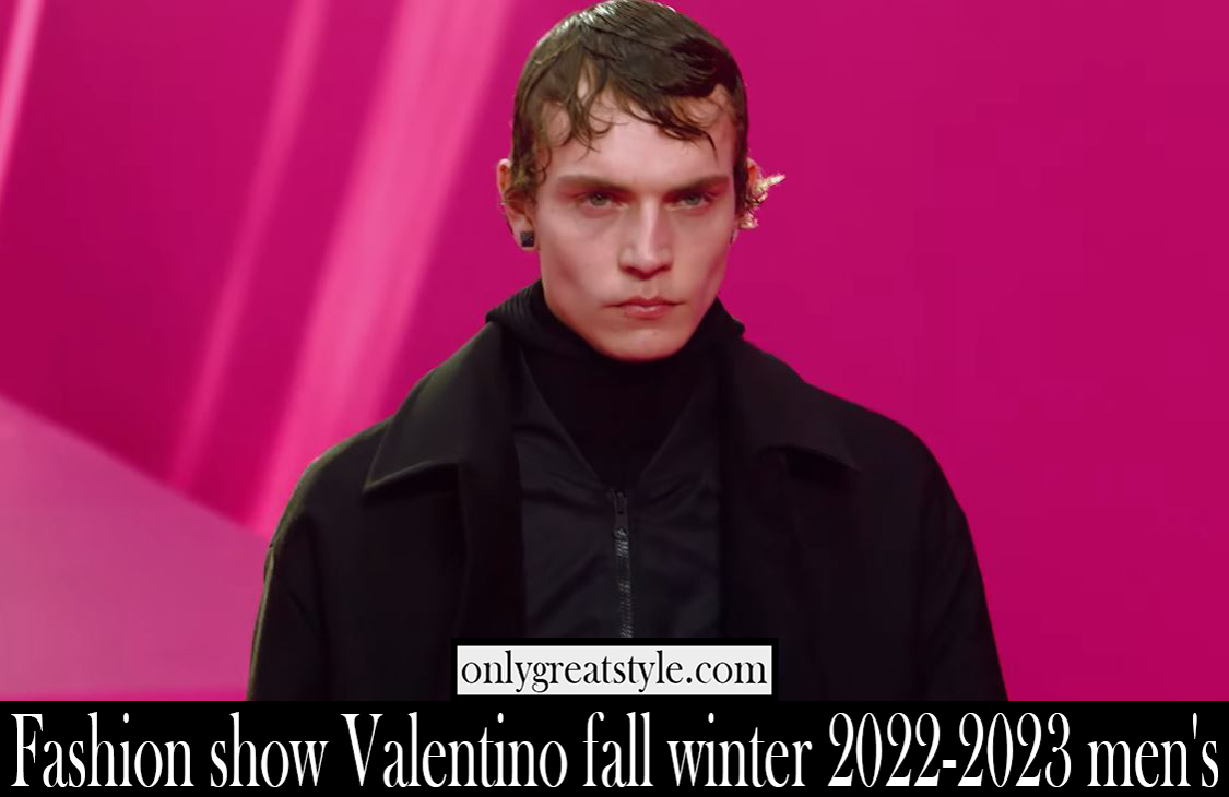 Fashion show Valentino fall winter 2022 2023 mens