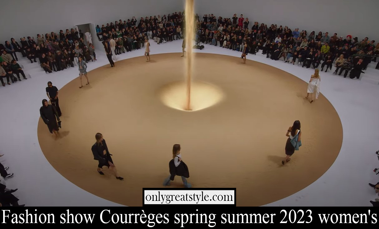 Fashion show Courreges spring summer 2023 womens