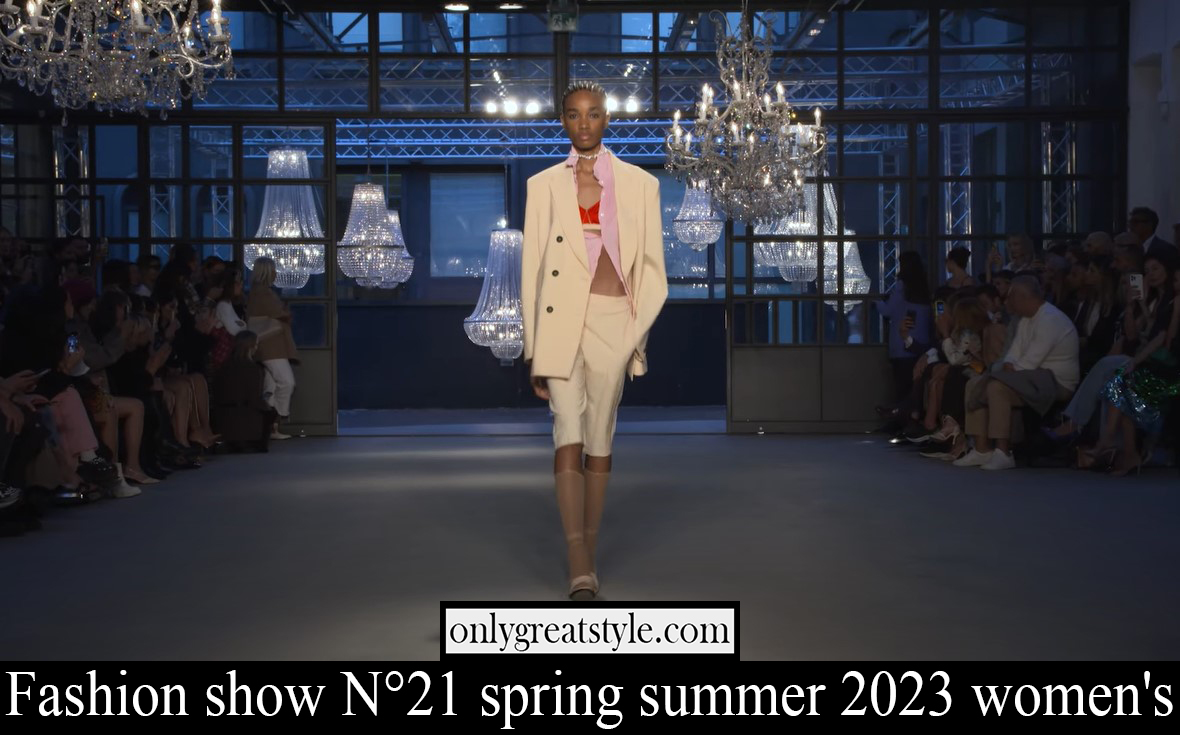 Fashion show N°21 spring summer 2023 womens