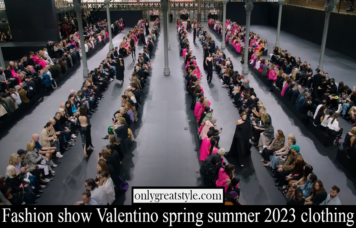 Fashion show Valentino spring summer 2023 clothing Fashion show Valentino spring summer 2023 clothing