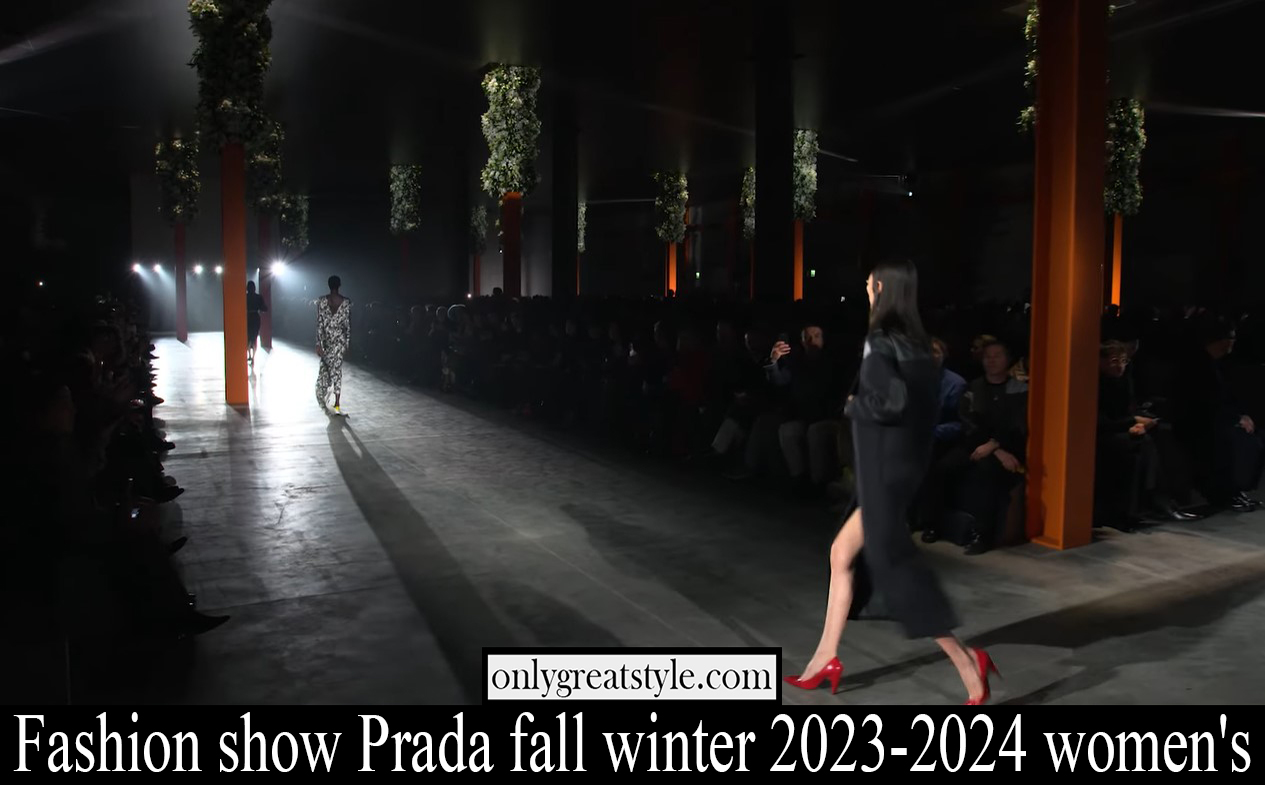 Fashion show Prada fall winter 2023 2024 womens