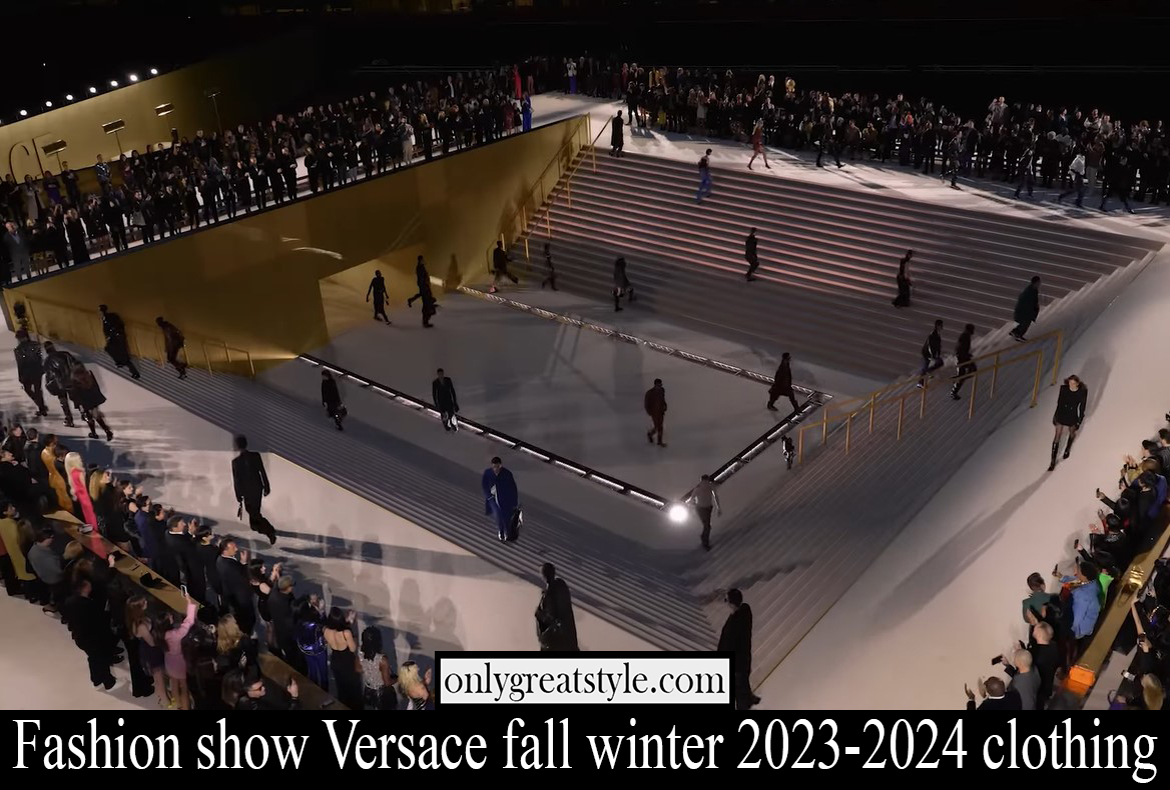 Fashion show Versace fall winter 2023 2024 clothing