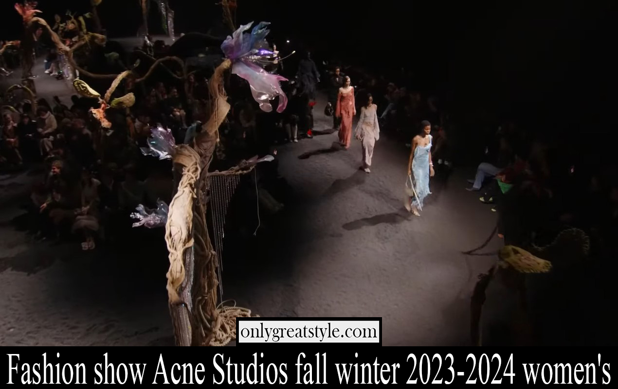 Fashion show Acne Studios fall winter 2023 2024 womens